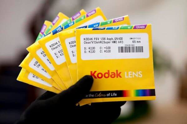 Tìm hiểu về tròng kính Kodak Mỹ