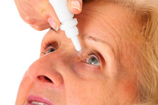 Nhỏ mắt có chứa các hoạt chất kháng sinh